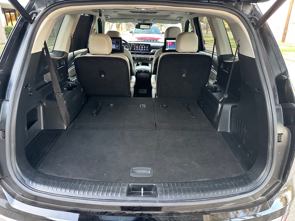 Photo 14 of this KIA TELLURIDE