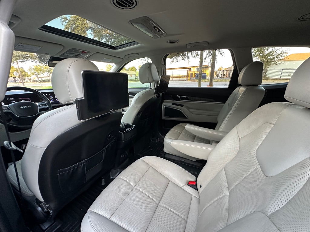 Photo 22 of this KIA TELLURIDE