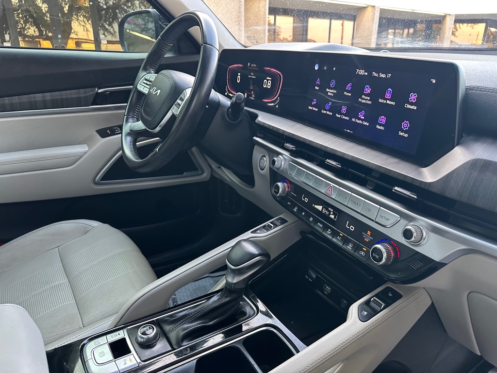 Photo 28 of this KIA TELLURIDE