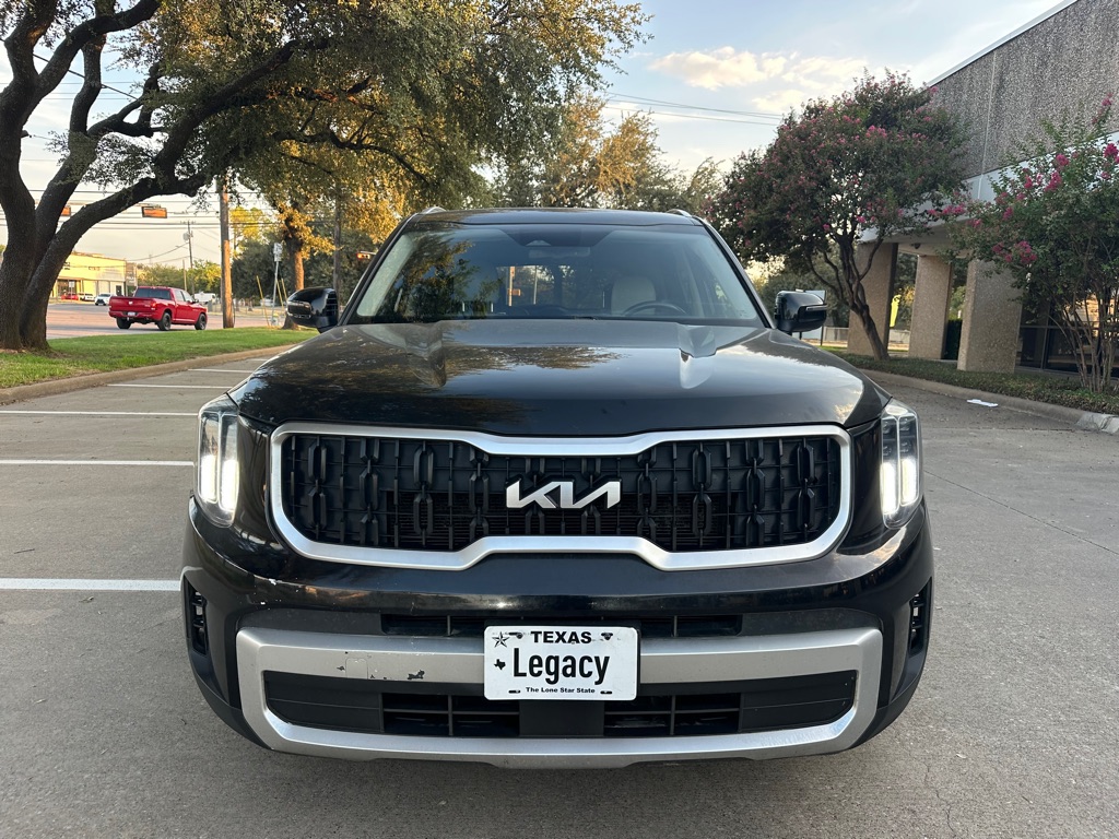 Photo 8 of this KIA TELLURIDE