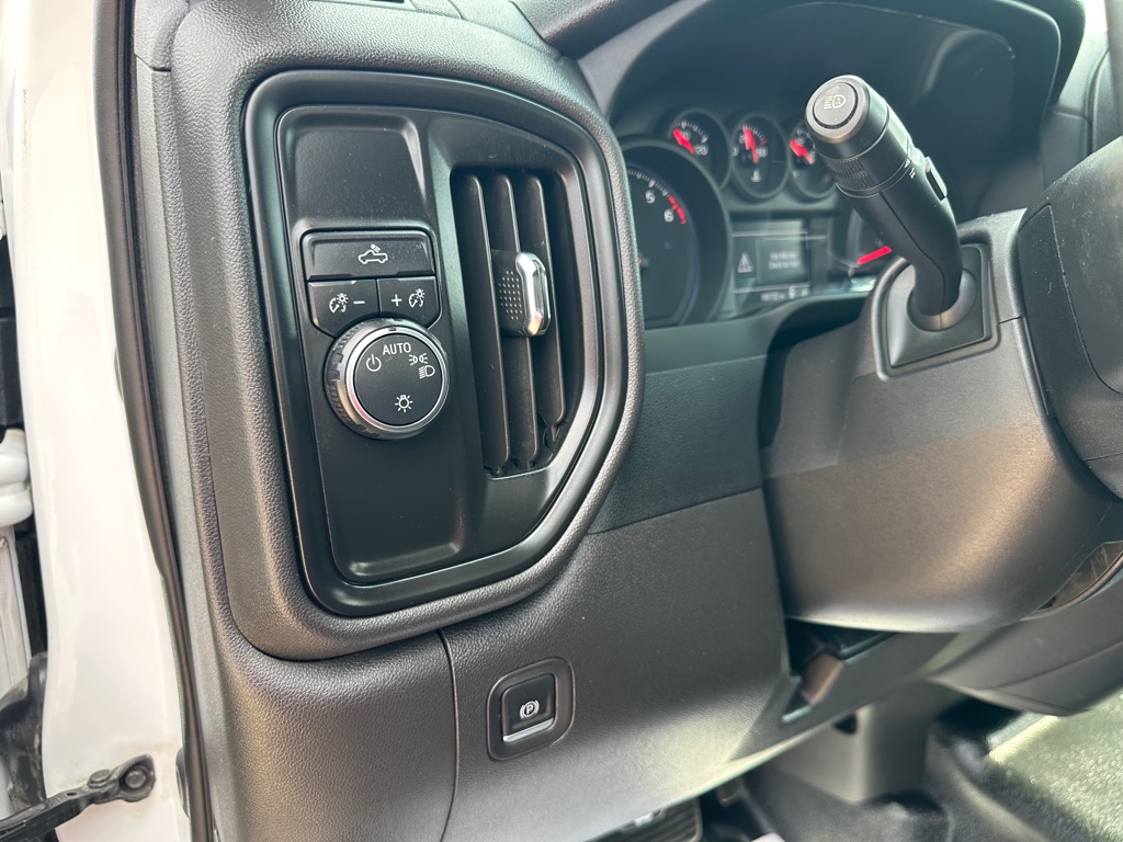 Photo 24 of this CHEVROLET SILVERADO 1500
