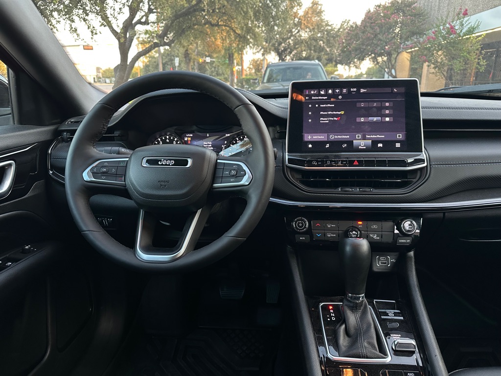 Photo 20 of this JEEP COMPASS