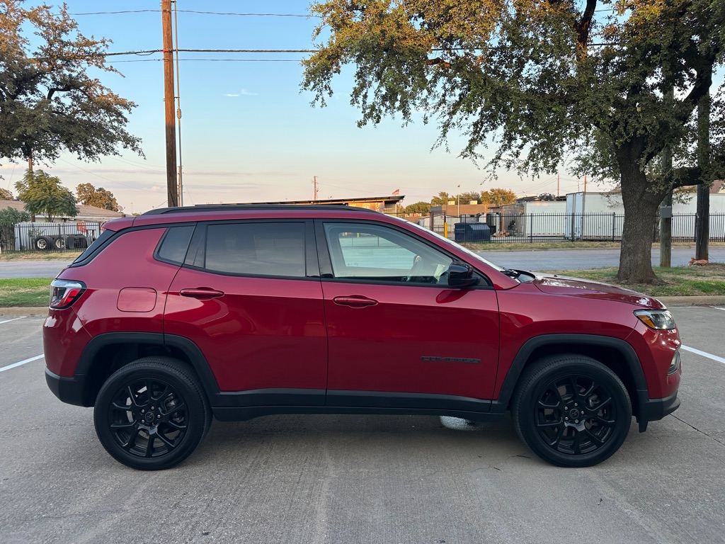 Photo 15 of this JEEP COMPASS