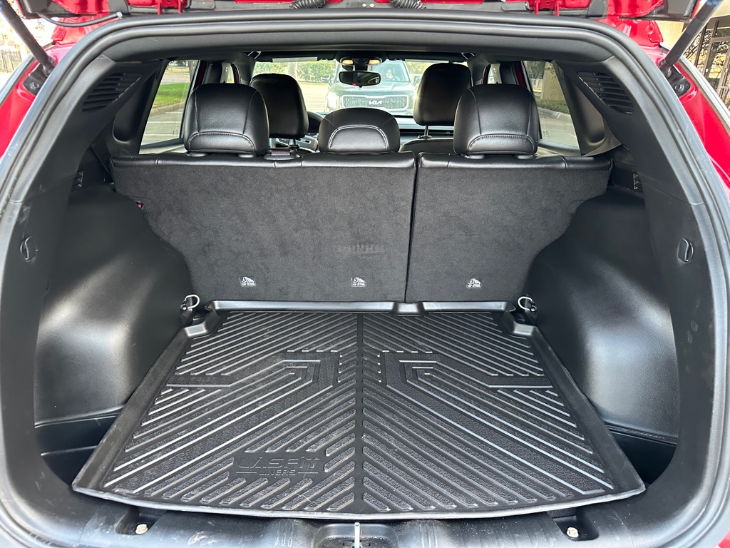 Photo 13 of this JEEP COMPASS