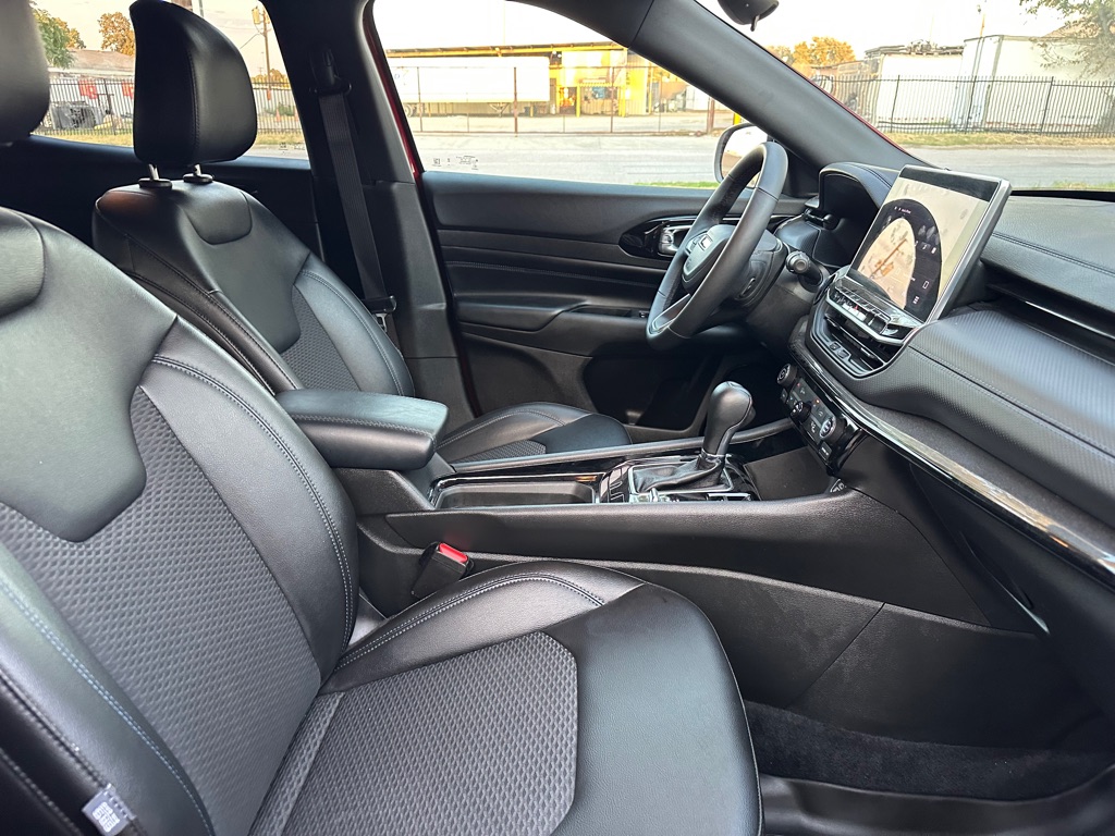 Photo 24 of this JEEP COMPASS