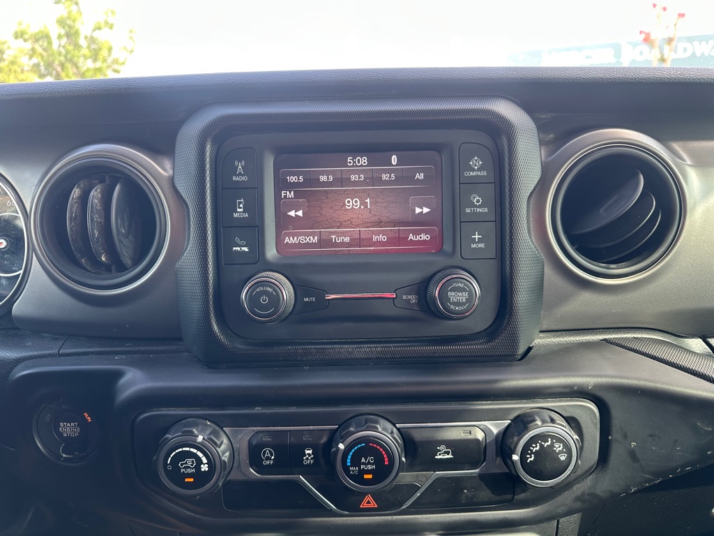 Photo 23 of this JEEP WRANGLER