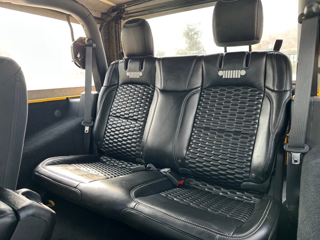 Photo 20 of this JEEP WRANGLER