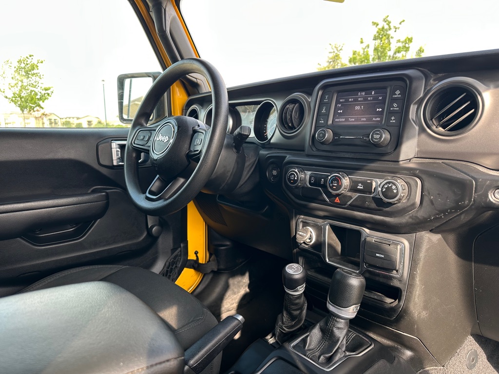 Photo 24 of this JEEP WRANGLER