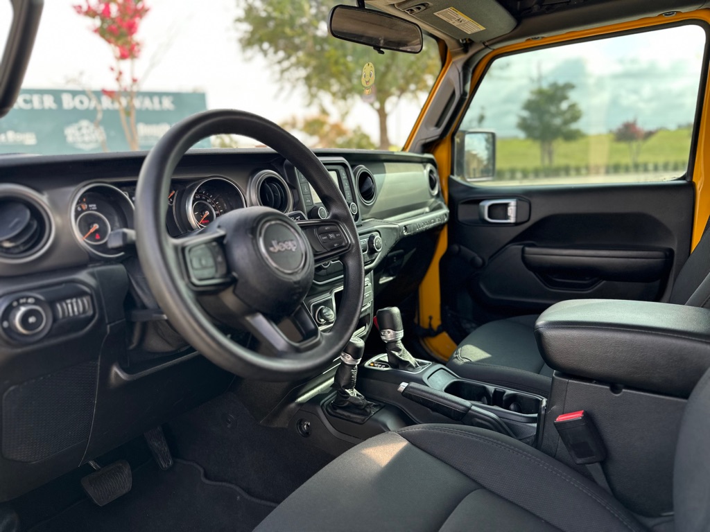 Photo 16 of this JEEP WRANGLER