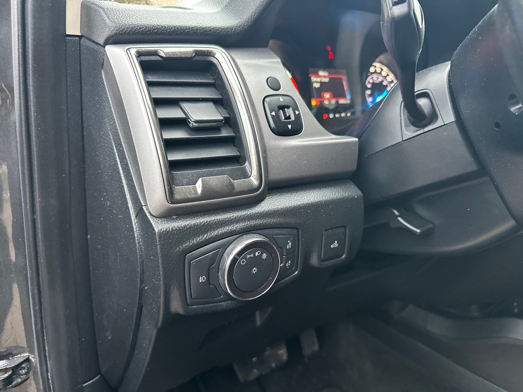 Photo 21 of this FORD RANGER