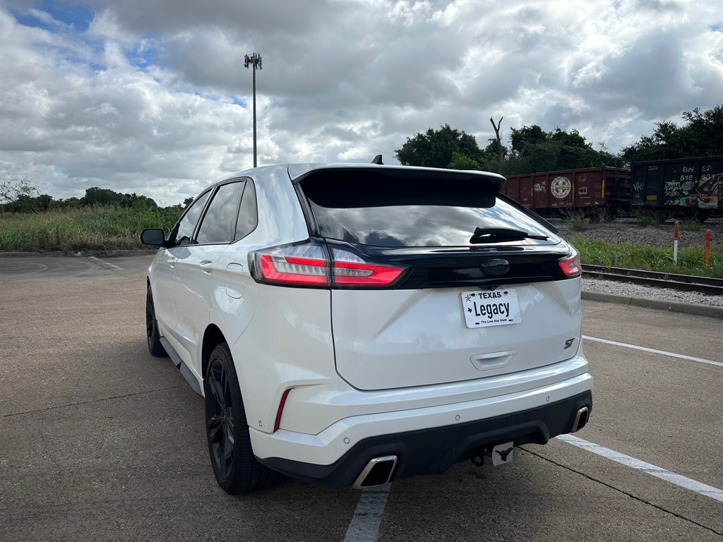 Photo 14 of this FORD EDGE