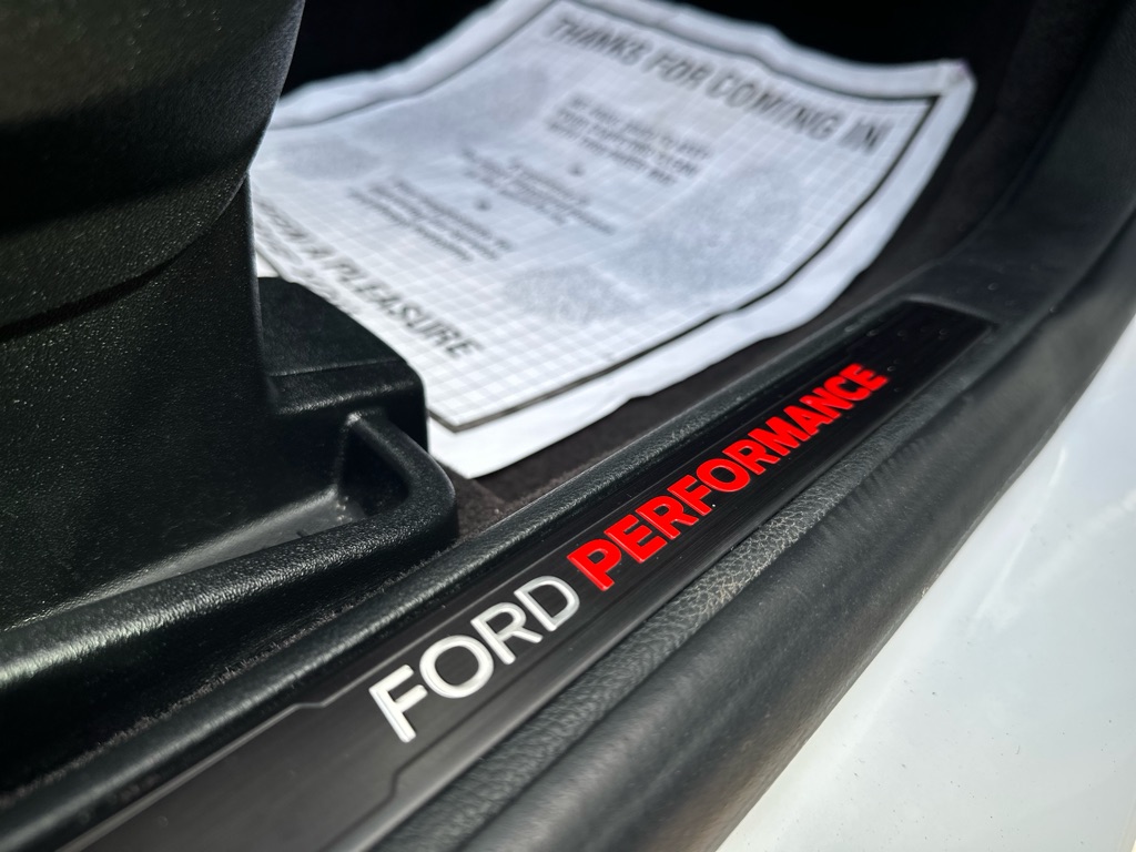 Photo 29 of this FORD EDGE