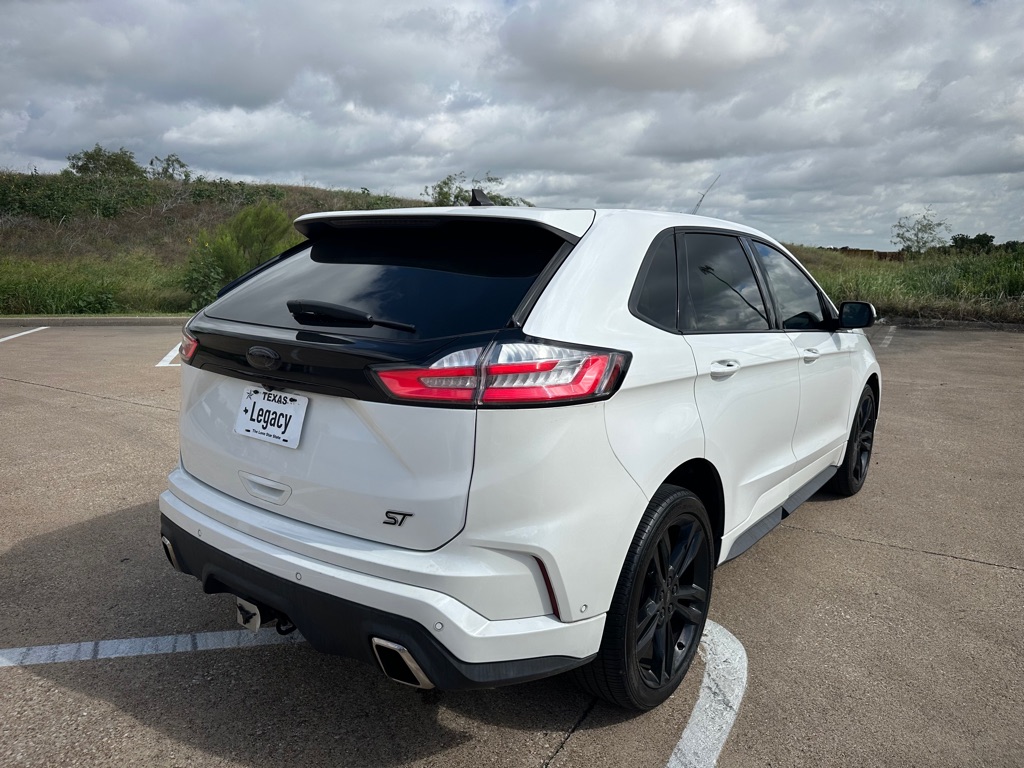 Photo 18 of this FORD EDGE