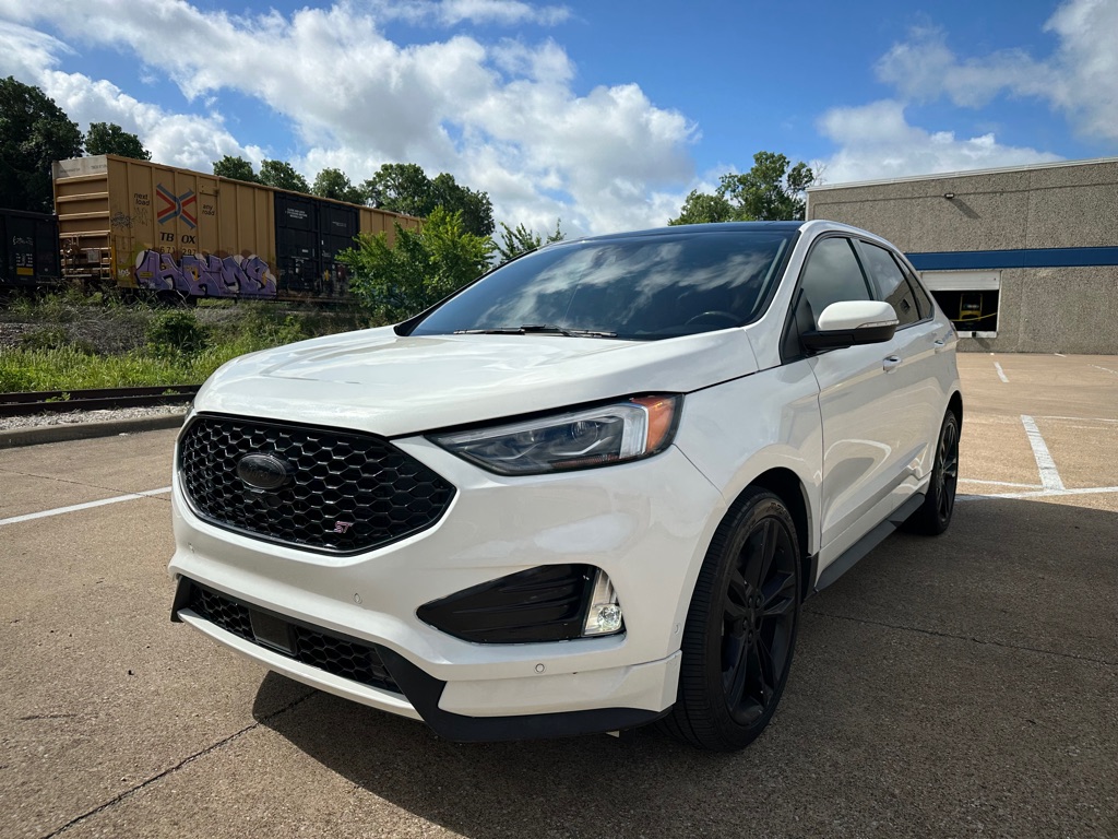 Photo 8 of this FORD EDGE
