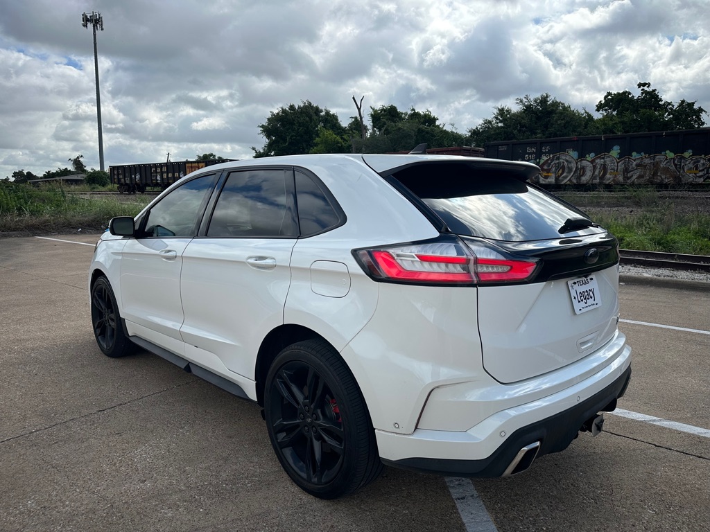 Photo 13 of this FORD EDGE