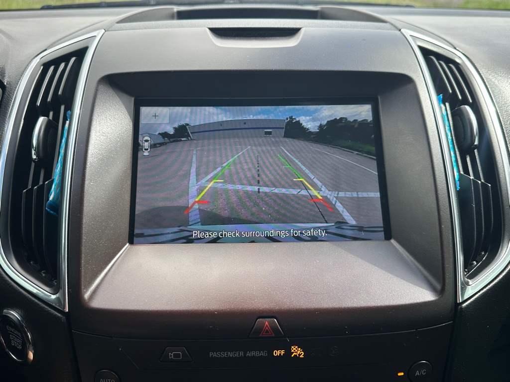 Photo 27 of this FORD EDGE