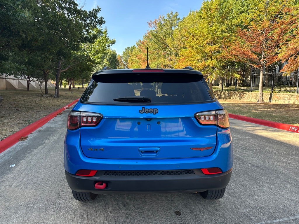 Photo 10 of this JEEP COMPASS