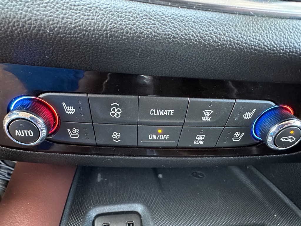 Photo 22 of this BUICK ENCLAVE