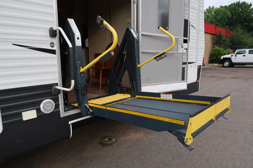 NORTH AMERICAN WHEELCHAIR 2013 NORTH AMERICAN WHEELCHAIR 5CZ200R29D1123392