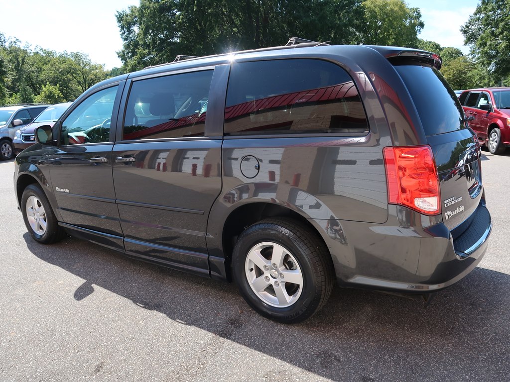 Photo 21 of this DODGE GRAND CARAVAN