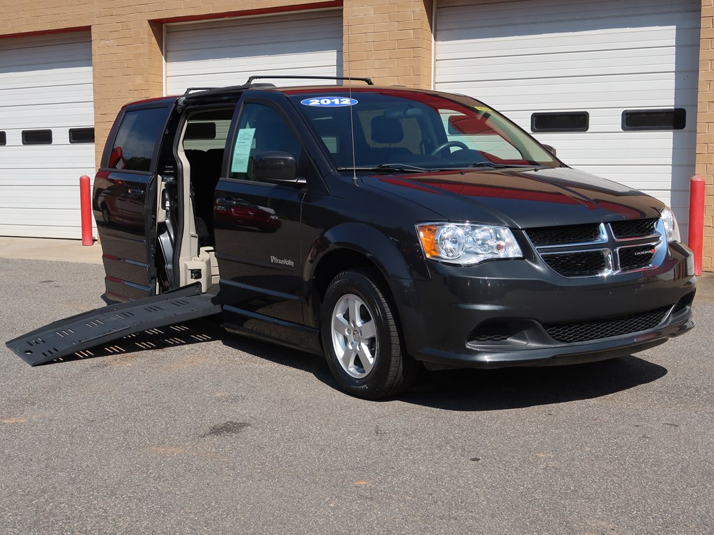 Photo 5 of this DODGE GRAND CARAVAN