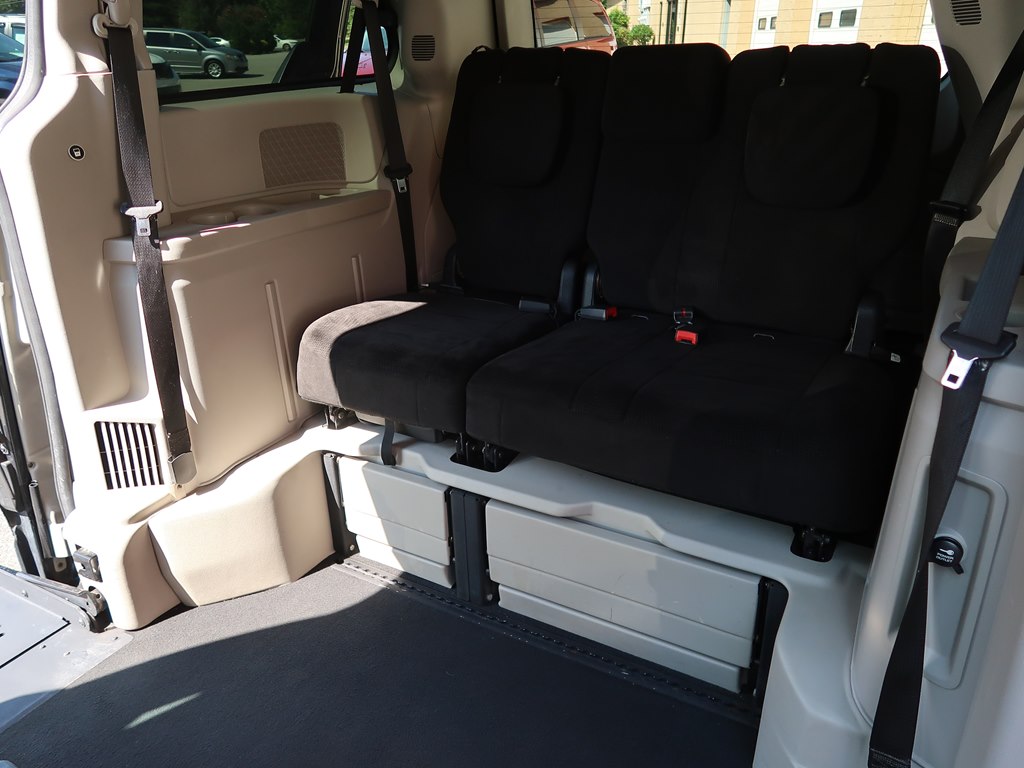 Photo 8 of this DODGE GRAND CARAVAN