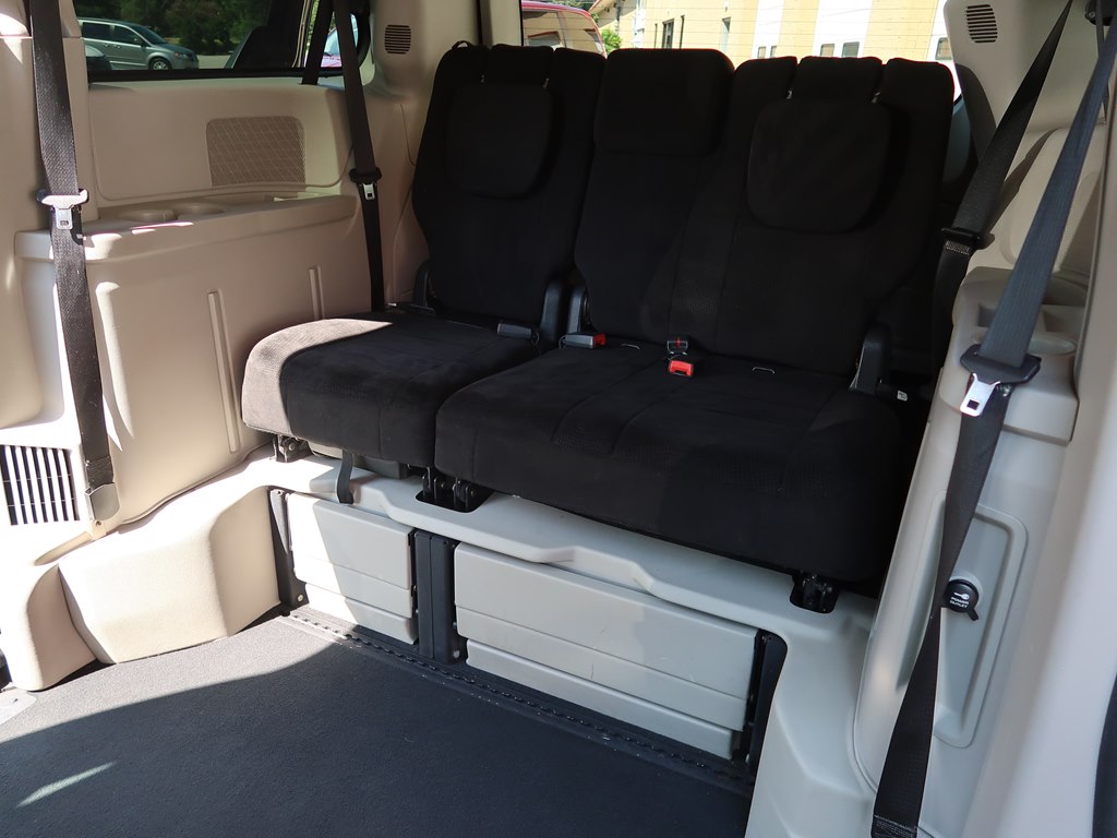 Photo 49 of this DODGE GRAND CARAVAN