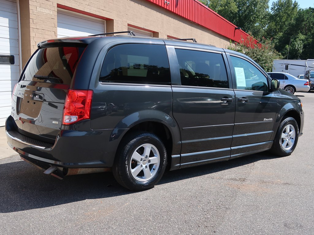 Photo 32 of this DODGE GRAND CARAVAN