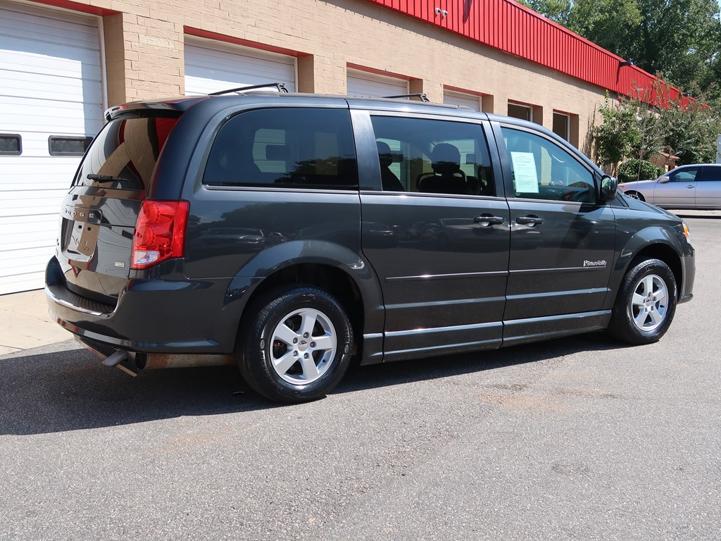 Photo 33 of this DODGE GRAND CARAVAN