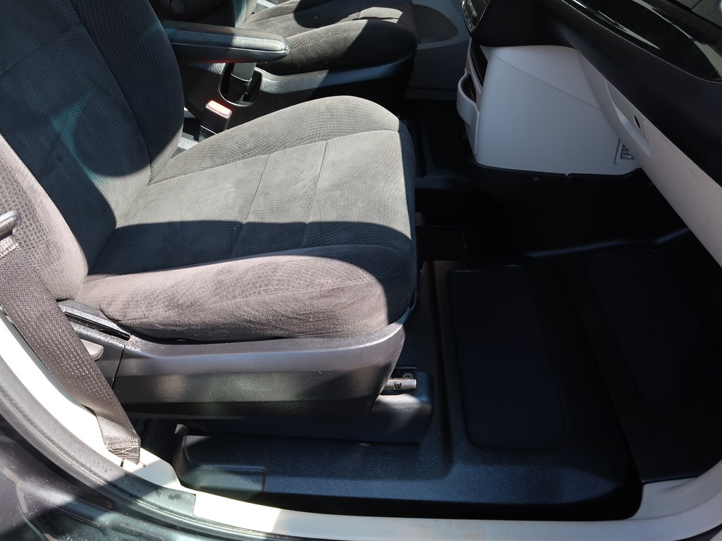 Photo 69 of this DODGE GRAND CARAVAN