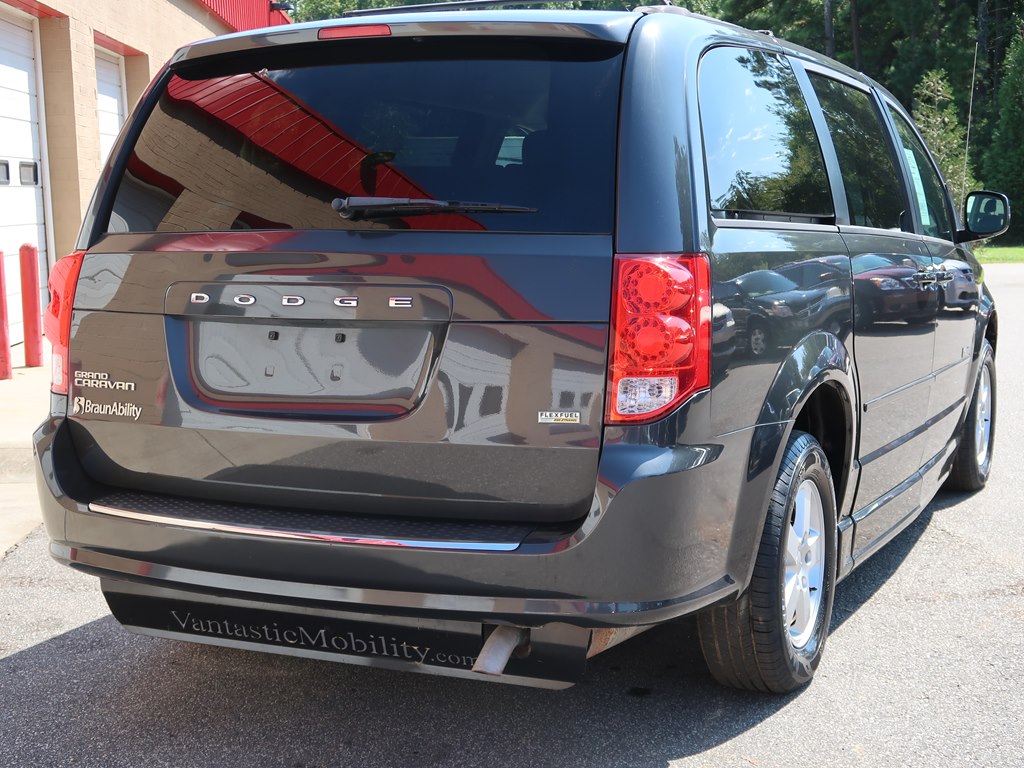 Photo 29 of this DODGE GRAND CARAVAN