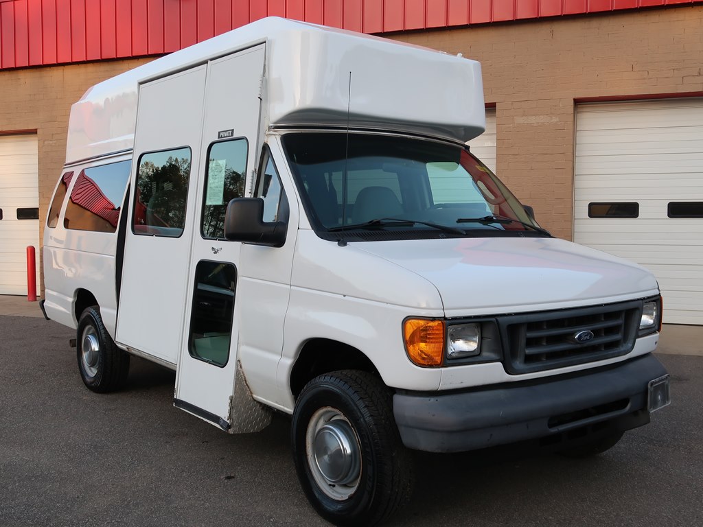 Photo 5 of this FORD ECONOLINE
