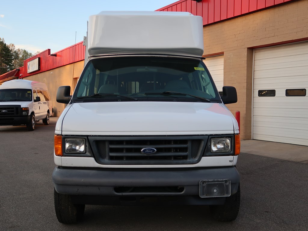 Photo 6 of this FORD ECONOLINE