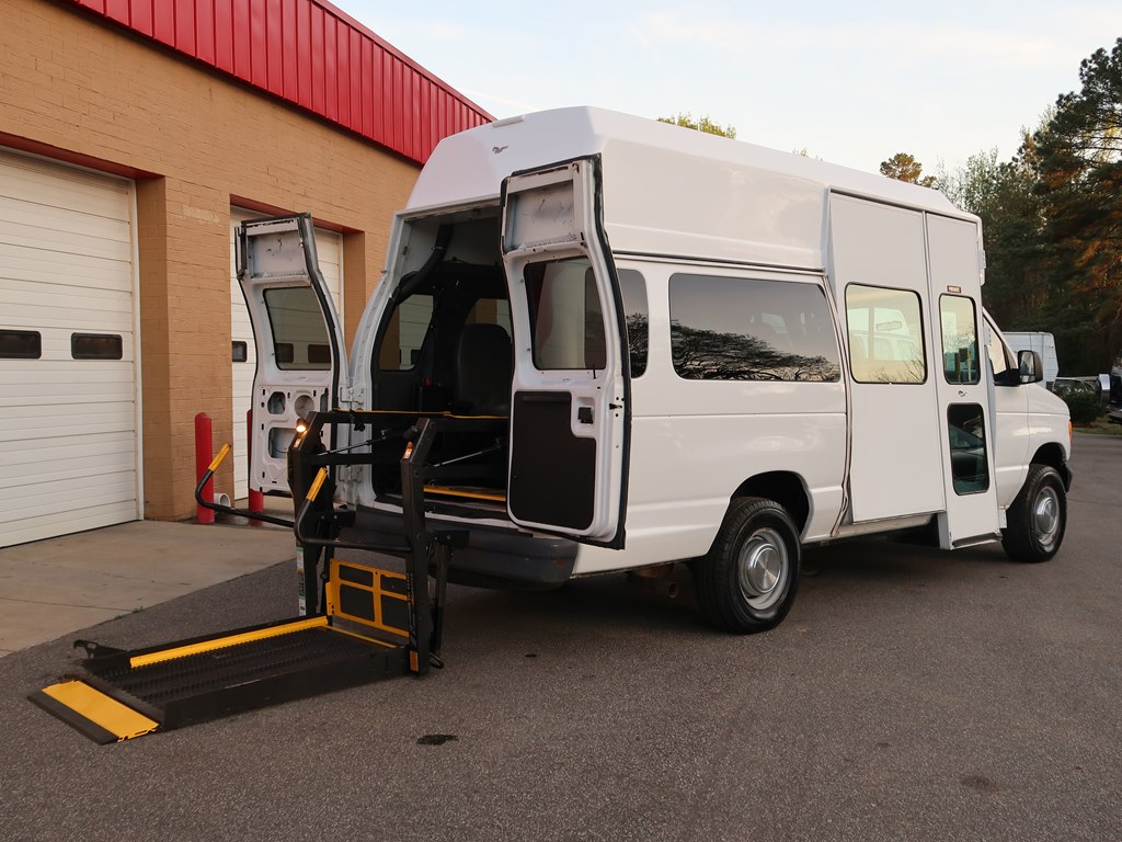 2006 FORD ECONOLINE