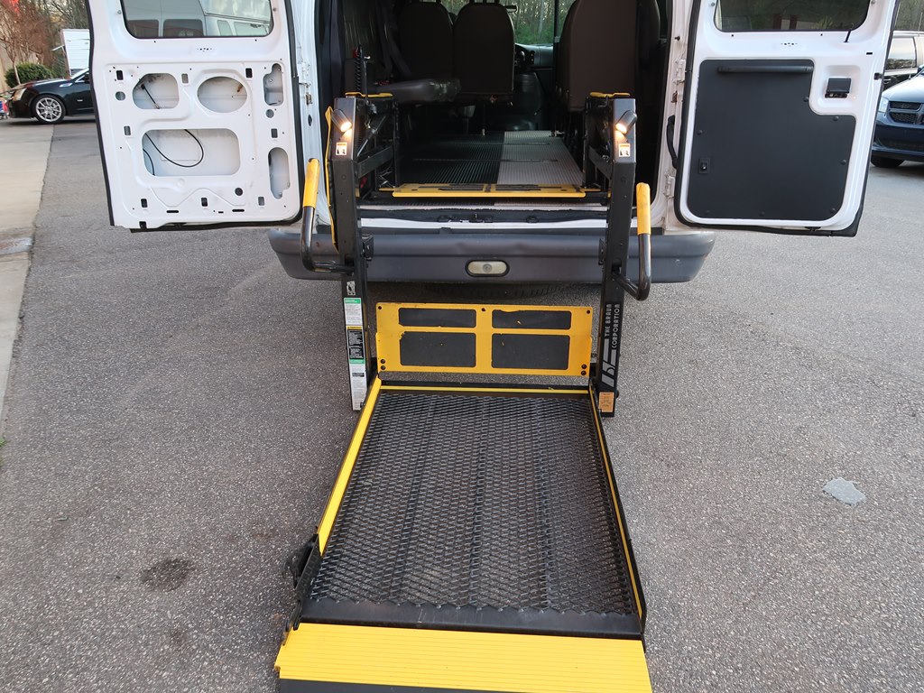 Photo 19 of this FORD ECONOLINE