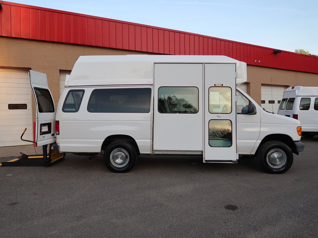 Photo 16 of this FORD ECONOLINE