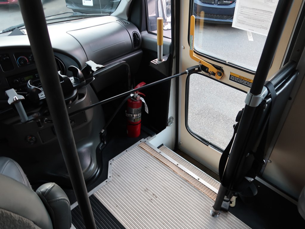Photo 31 of this FORD ECONOLINE