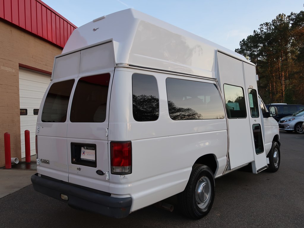 Photo 13 of this FORD ECONOLINE