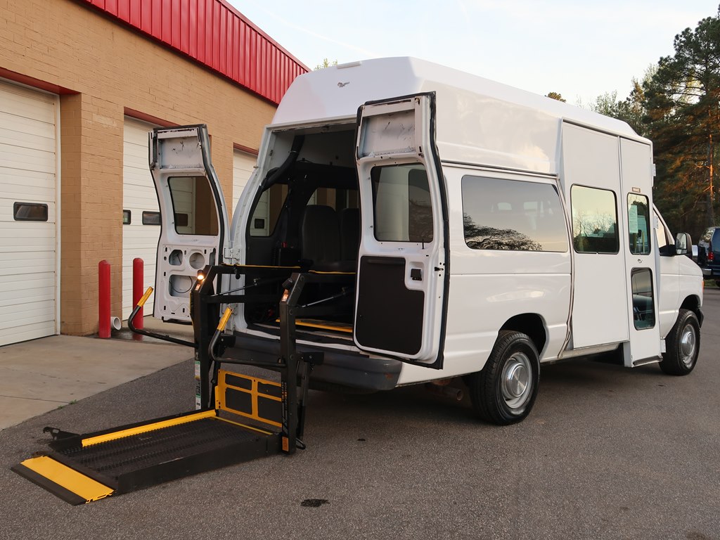 Photo 2 of this FORD ECONOLINE