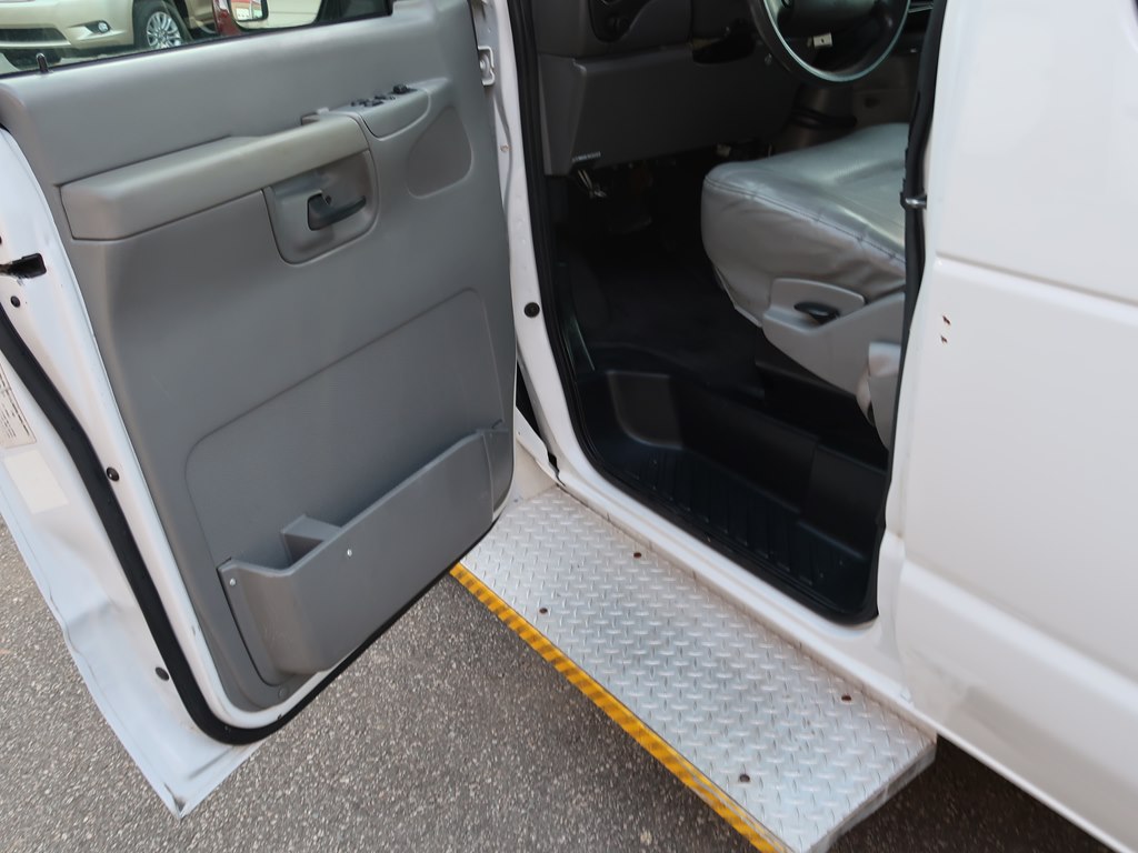 Photo 33 of this FORD ECONOLINE