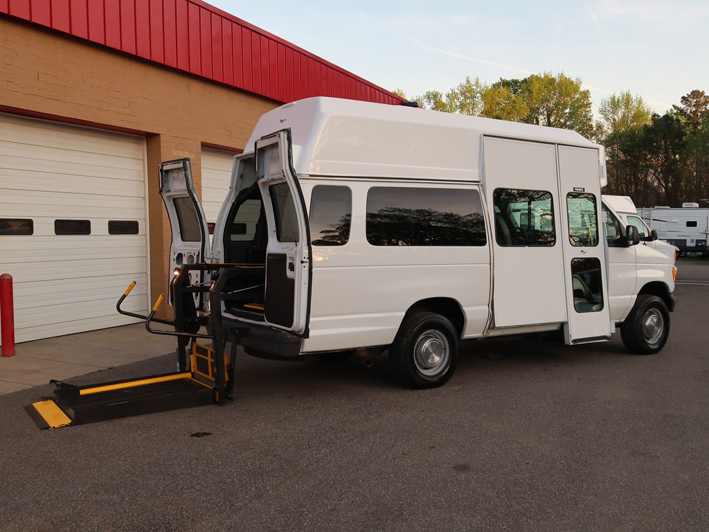 Photo 14 of this FORD ECONOLINE