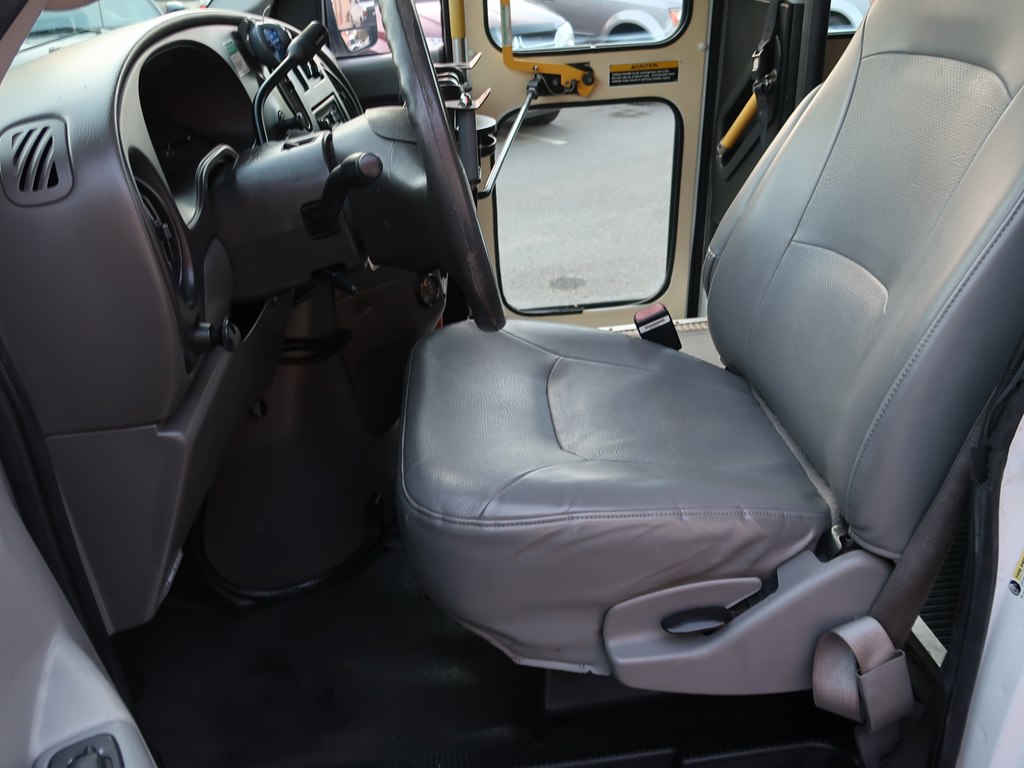 Photo 36 of this FORD ECONOLINE
