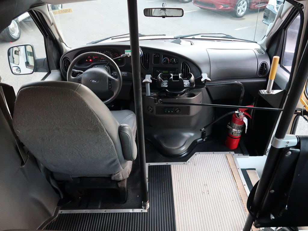 Photo 28 of this FORD ECONOLINE