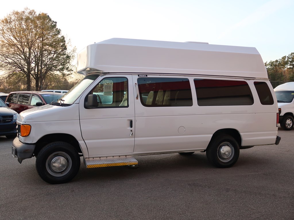 Photo 9 of this FORD ECONOLINE