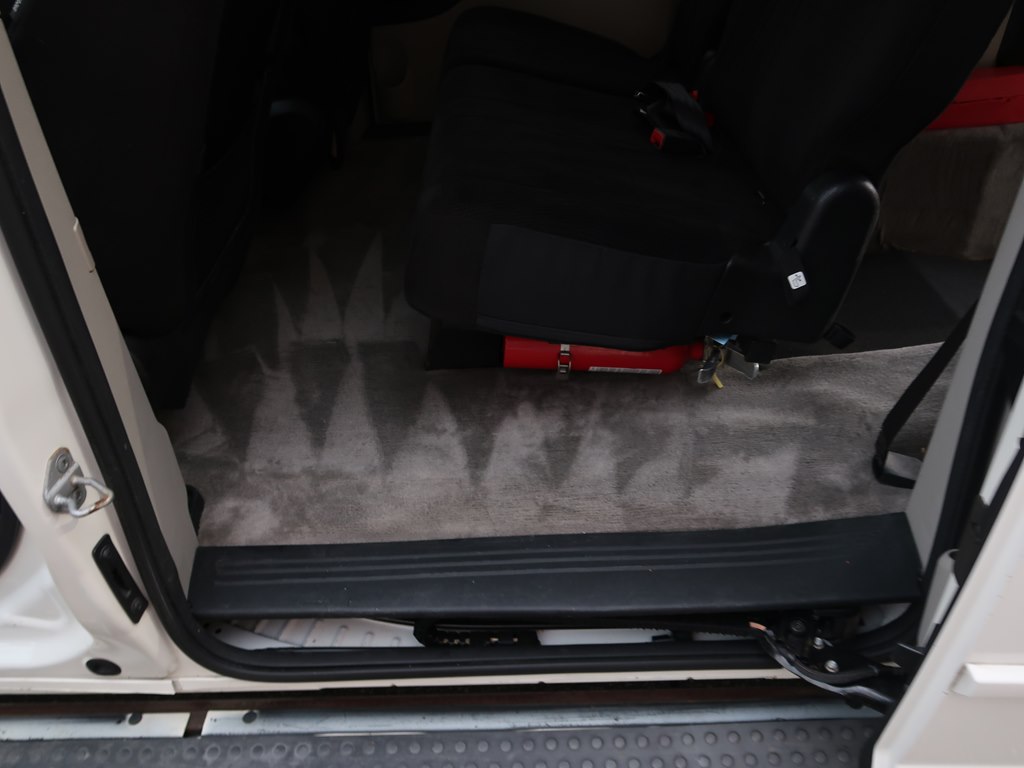 Photo 29 of this DODGE GRAND CARAVAN