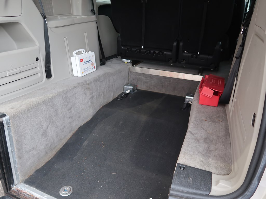 Photo 22 of this DODGE GRAND CARAVAN