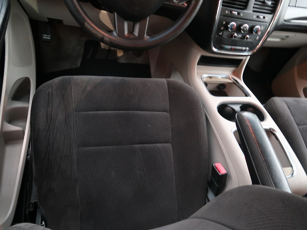 Photo 36 of this DODGE GRAND CARAVAN
