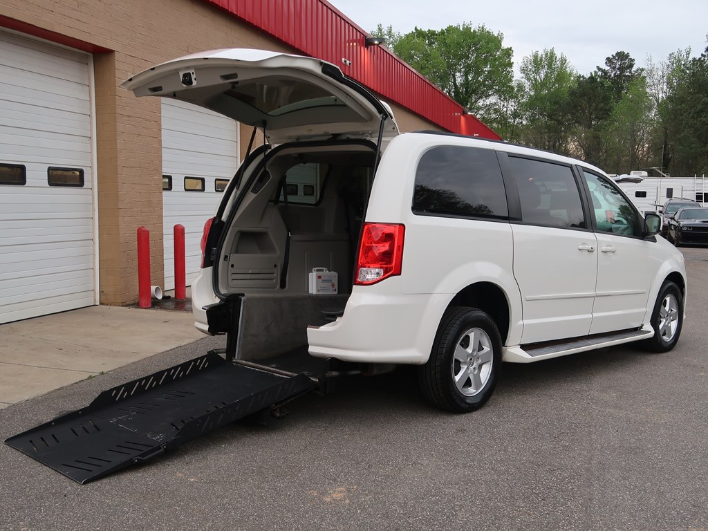 Photo 14 of this DODGE GRAND CARAVAN