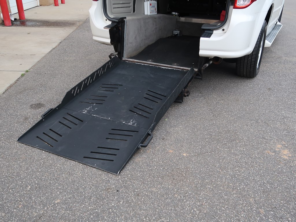 Photo 17 of this DODGE GRAND CARAVAN