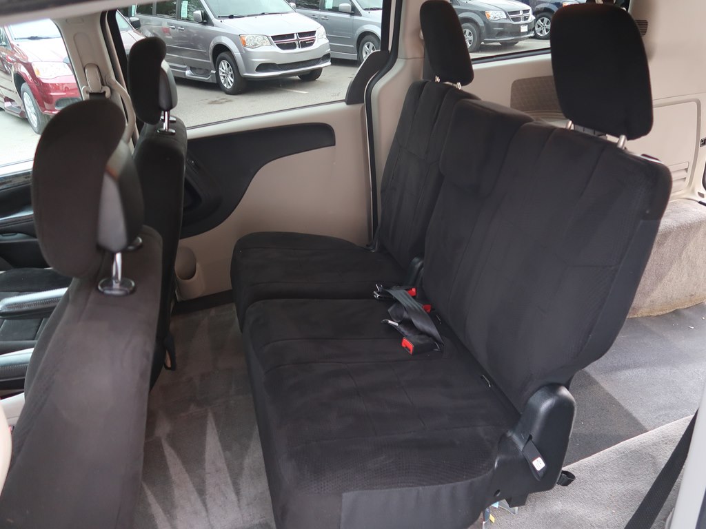 Photo 33 of this DODGE GRAND CARAVAN